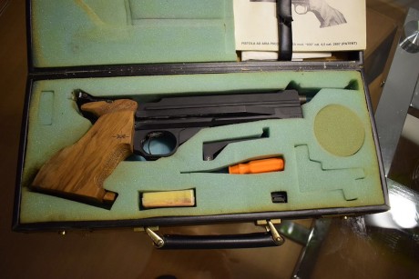 Vendo Airmach Mod 600. Cal 4.5. 

La pistola procede de herencia, tiene sus años ya. Esteticamente esta 02