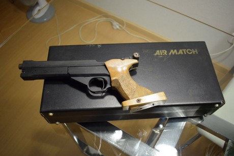 Vendo Airmach Mod 600. Cal 4.5. 

La pistola procede de herencia, tiene sus años ya. Esteticamente esta 01