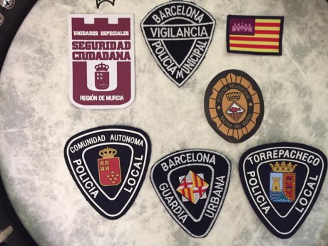 Buenos días pongo a la venta los siguientes articulos:

Lote parches Bripac y hebilla cinturón gastador 00