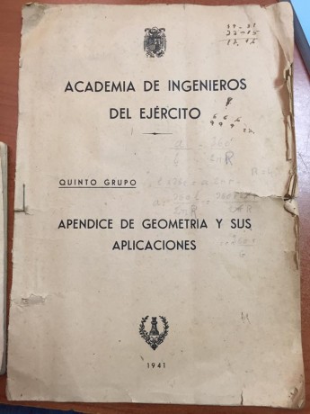 Vendo libro de España en llamas estado de tapas malo pero completo sin el disco de las canciones en 25 10