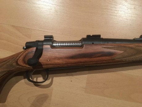 Se vende rifle de cerrojo remington 700 youth en calibre 308W, culata laminada de bonitas vetas, disparador 01
