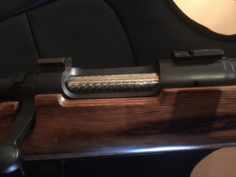 Se vende rifle de cerrojo remington 700 youth en calibre 308W, culata laminada de bonitas vetas, disparador 00