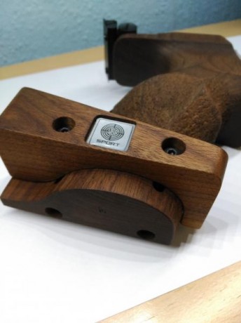 Vendo  cacha talla M, para STEYR LP10 E diestra.
La vendo porqué la he cabiado por otra mas pequeña para 02