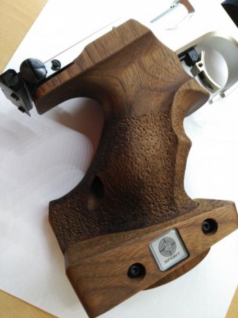 Vendo  cacha talla M, para STEYR LP10 E diestra.
La vendo porqué la he cabiado por otra mas pequeña para 00