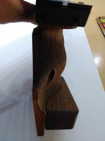 Vendo  cacha talla M, para STEYR LP10 E diestra.
La vendo porqué la he cabiado por otra mas pequeña para 12