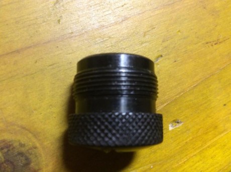 Hola,

Busco un tapón de repuesto (el delantero roscado)........si no cuestan un ojo de la cara.......y 60