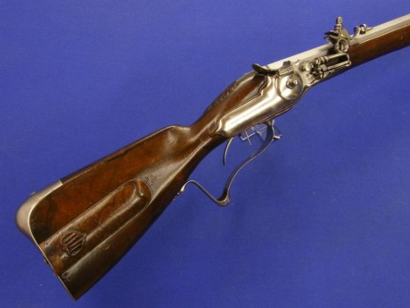Voy a colocar unas fotos de un arma larga alemana de llave de mecha del siglo XVI. 122