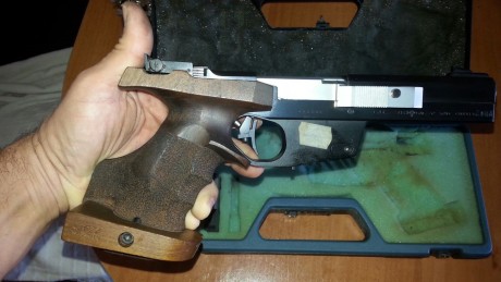 Vendo pistola benelli wold cup calibre 32 con cacha morini maletin cargador y herramientas originales, 01