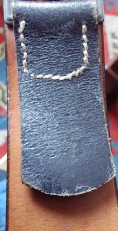 Hola compañeros:
Vendo cinto de cuero alemán de la Wehrmacht de segunda guerra mundial, totalmente original. 01