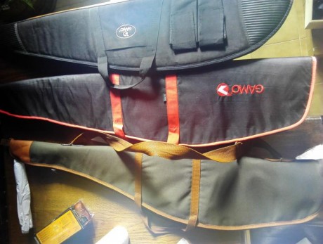 Vendo vario material que ya no uso.

Tres fundas 10e cada una

Dos monturas leapers monopieza  10e cada 02