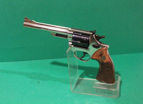 Revolver Astra CTG en calibre 357 magnun con cañon de 6" pulgadas, acabado nikel y pavon , cachas 02