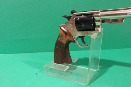 Revolver Astra CTG en calibre 357 magnun con cañon de 6" pulgadas, acabado nikel y pavon , cachas 12