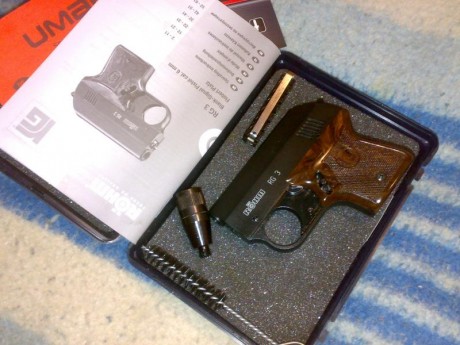 Hola a todos !!

Pongo a la venta ésta chiquitita comprada en 2015.
Es una pistola de fogueo de 6 tiros, 01