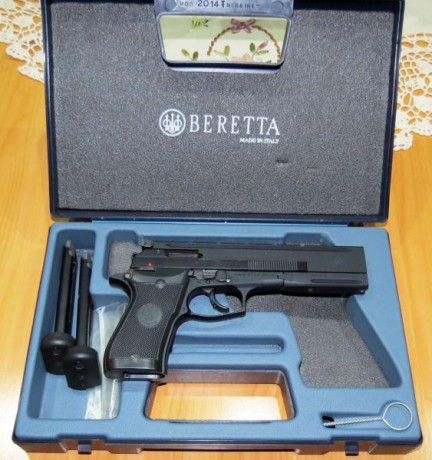 Se vende Beretta 87 Target 22 LR,guiada con licencia F con muy poco uso,se entrega con su maletín original 01