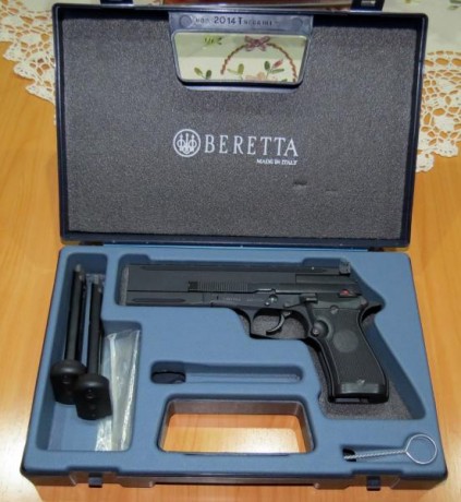 Se vende Beretta 87 Target 22 LR,guiada con licencia F con muy poco uso,se entrega con su maletín original 00