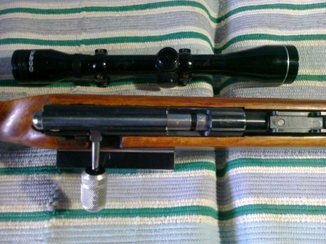 Vendo carabina calibre .22 LR ANSCHUTZ modelo 1402 con réplica de culata match Anschutz. 
Estado del cañón, 11