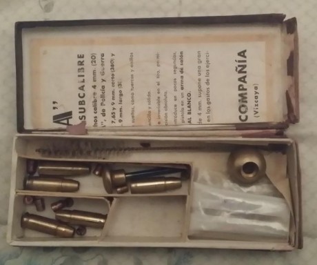 vendo caja original con los  accesorios del equipo reductor de tiro cartuchos falsos, extractor , yunque 00