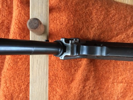 Hola a todos:
Un amigo me ha pedido que le ponga a la venta una Pistola Luger P08 de Artillería.
El arma 21