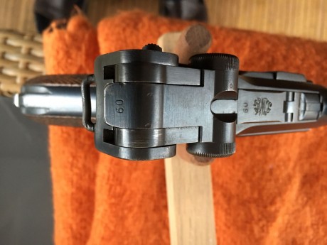 Hola a todos:
Un amigo me ha pedido que le ponga a la venta una Pistola Luger P08 de Artillería.
El arma 20