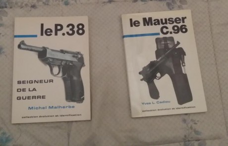 Vendo libro con toda la historia sobre las pistolas ASTRA 30 euros cartuchos militares del mundo 25 euros
Pistola 01