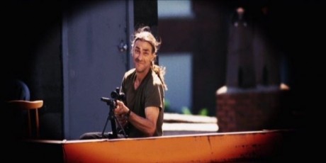 Compañeros,

En vista de las ganas de algunos (Elcafe, Wilcow, Vrakk, etc) por adivinar armas de películas 70