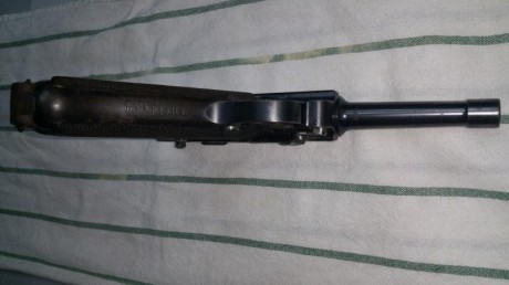 Vendo luger   9 parabelun . en libro de coleccionista (en tiro). las fotos no han salido muy bien , esta 01