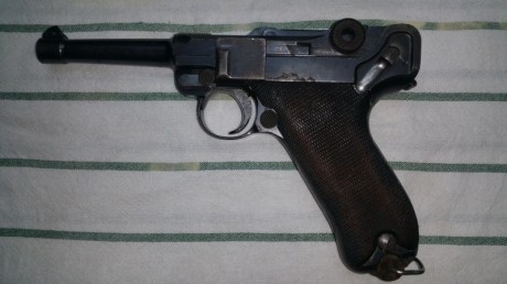 Vendo luger   9 parabelun . en libro de coleccionista (en tiro). las fotos no han salido muy bien , esta 10