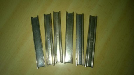  

Peines válidos para la Steyr 1912, los 6 por 40€ con envío en península. 00