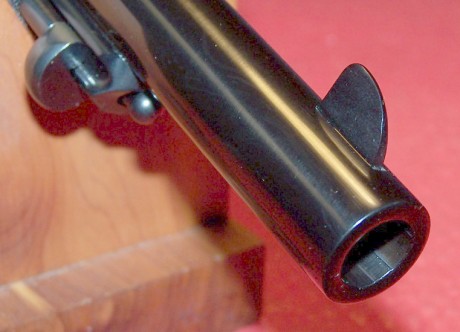 Buenas tardes.

Cada vez se pregunta más en el foro de compraventa sobre el estriado de los uberti cartucho 11