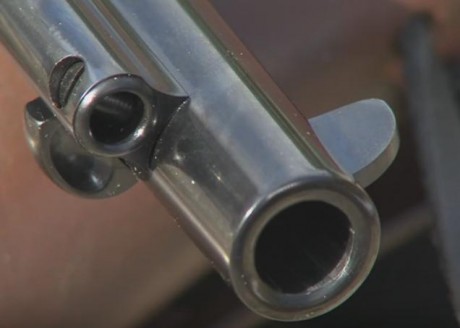 Buenas tardes.

Cada vez se pregunta más en el foro de compraventa sobre el estriado de los uberti cartucho 20