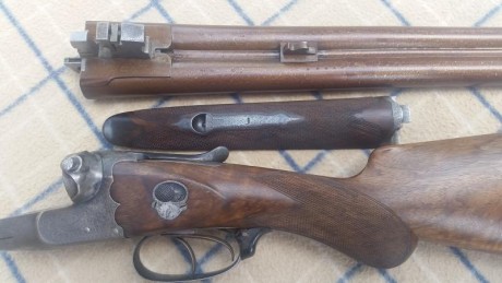 Escopeta en perfecto estado, fabricada en 1890, expulsora, sobre 70 de cañon, totalmente original.

Precio 02