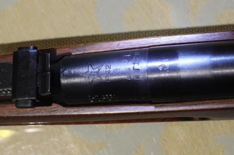 Se vende fusil Mosin Nagant en perfecto estado, tan solo un disparo. Año 1942. Se incluye los accesorios 00