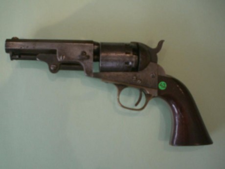 Vendo revólver de avancarga Manhattan de calibre 36 en perfecto funcionamiento. Inscrito en el libro de 02