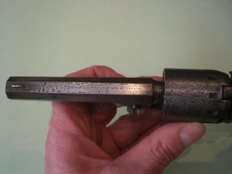 Vendo revólver de avancarga Manhattan de calibre 36 en perfecto funcionamiento. Inscrito en el libro de 00