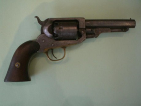 Vendo revólver de avancarga americano E. Whitney. Funciona perfectamente. Sobre el cañón, la marca del 02