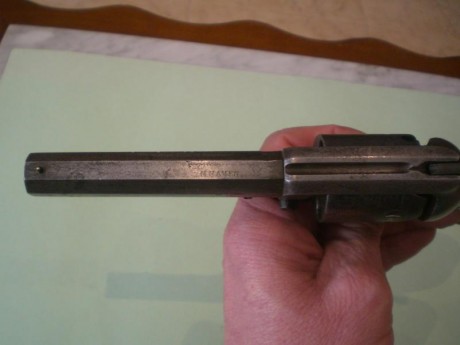 Vendo revólver de avancarga americano E. Whitney. Funciona perfectamente. Sobre el cañón, la marca del 00