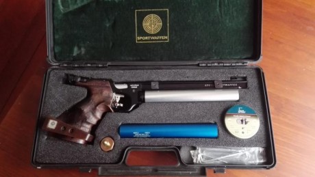 Venta pistola Steyr Lp10 , muy buen estado tanto mecanico como estetico.
CACHA talla M
BOTELLAS  1 caducada 01