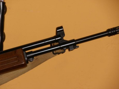  260.JPG  261.JPG  262.JPG Vendo carabina cal. 22 réplica  GALIL fusil asalto israelí, con correa y dos 00