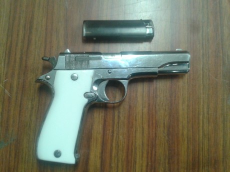 VENDO PISTOLA BUEN ESTADO .- 150 EUROS, DOS CARGADORES FUNDA Y DEMAS.- 2017-01-24 12.16.43.jpg 

TLEFONO 00