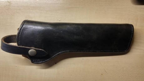 Compro funda para revover de 6" en piel y que cubra el guardamontes. 60
