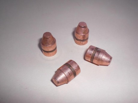 Hola a todos los participantes de este foro.

Vendo algunas cajas de puntas calibre .356 para el 9mm.
Las 01