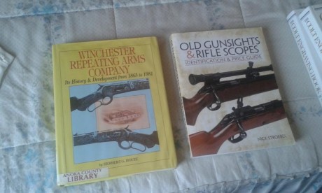 vendo  libro con toda la historia de la fabrica winchester todos los modelos y prototipos gran formato 01