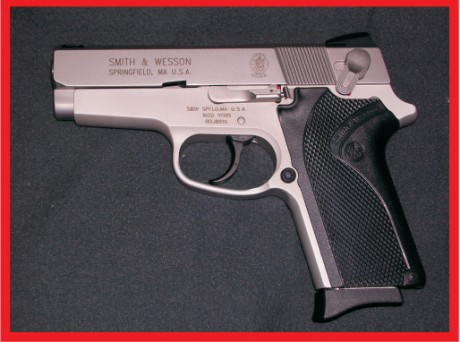 PISTOLA SMITH & WESSON MOD 908S ideal para portar de paisano
CALIBRE 9mmP
Capacidad:8 + 1
(CAJA Y 00
