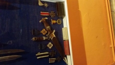 Este si es original, me fue regalado por el hijo de una alto mando de la Divisón Azul, me dijo que no 11