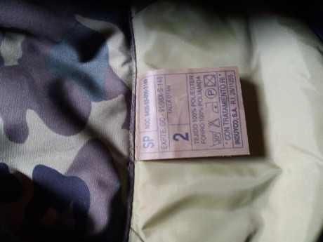 Vendo Chaqueton Boscoso del Ejército de tierra totalmente nuevo. Talla 2.

Precio 25 € portes incluidos 02