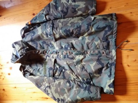 Vendo Chaqueton Boscoso del Ejército de tierra totalmente nuevo. Talla 2.

Precio 25 € portes incluidos 00