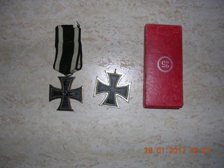 Este si es original, me fue regalado por el hijo de una alto mando de la Divisón Azul, me dijo que no 120