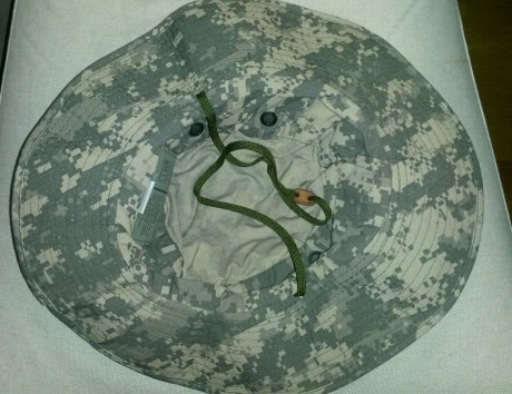 Chambergo  camuflaje ACU. Nuevo sin usar. Talla 7 3/4. Marca Tru spec.

17 euros envio incluido correo 00