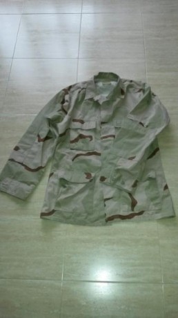 Chaqueta uniforme M65 DESIERTO AMERICANA. TALLA MEDIUN-LONG. De la guerra del Golfo. Para coleccionistas.

Usada 02