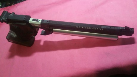   Pistola aire STEYR LP1  
  2- Botellas de origen .
o 3 botellas con la 3º en vigor.
  
  Cacha sin tocar 00